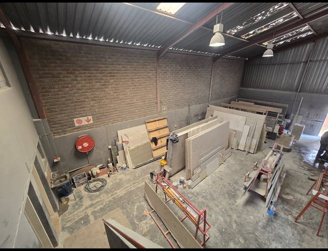 264M² WAREHOUSE TO LET IN ANDERBOLT